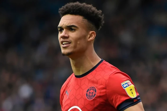 Entoni Robinson yayda "Mançester Yunayted"ə keçə bilər