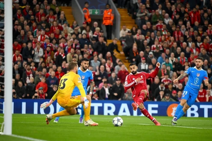 Champions League: Liverpool win, PSG rout, Ajax defeat - Results