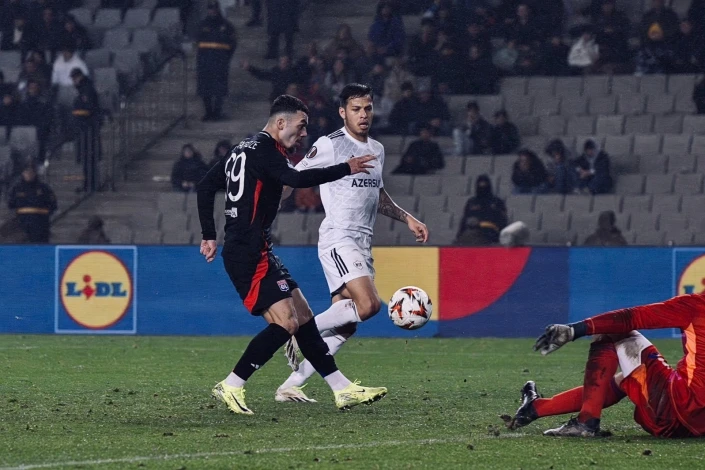 “Qarabağ”a 2 qol vuran futbolçunun evinə silahlı basqın olub