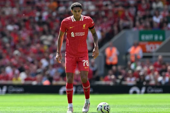 "Bayer" "Liverpul"dan Jarrell Kuansı transfer edib