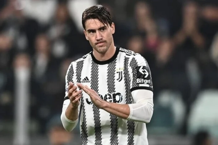 "Juventus" Sırp forvetle yollarını ayıracak