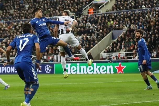 Видеообзор матча «Карабах» - «Ньюкасл» (плей-офф Лиги чемпионов)