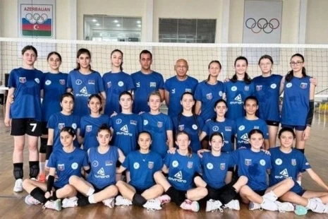 16 yaşadək voleybolçular üçün düşərgələr təşkil edilir