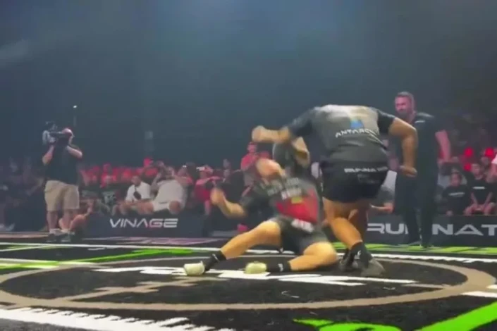 Yeni Dövüş Türü Sosyal Medyada Eleştiriye Neden Oldu: "Delilik!"