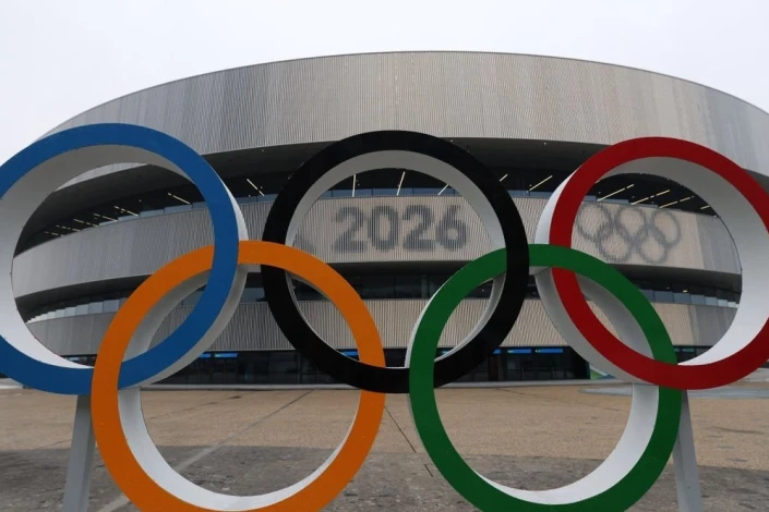 Alberto Tomba and Debora Compagnoni to light the Winter Olympics torch