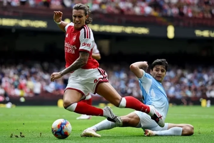 "Arsenal" İngiltərə Superkubokunu qazandı