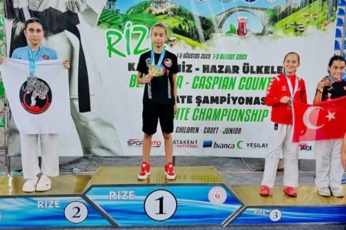 Naxçıvanlı karateçilər "Karadeniz və Hazar Ülkeleri Karate Şampiyonası"nda medal qazanıblar