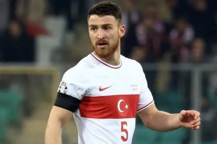 Salih Özcan Beşiktaşın heyətinə qatılıb