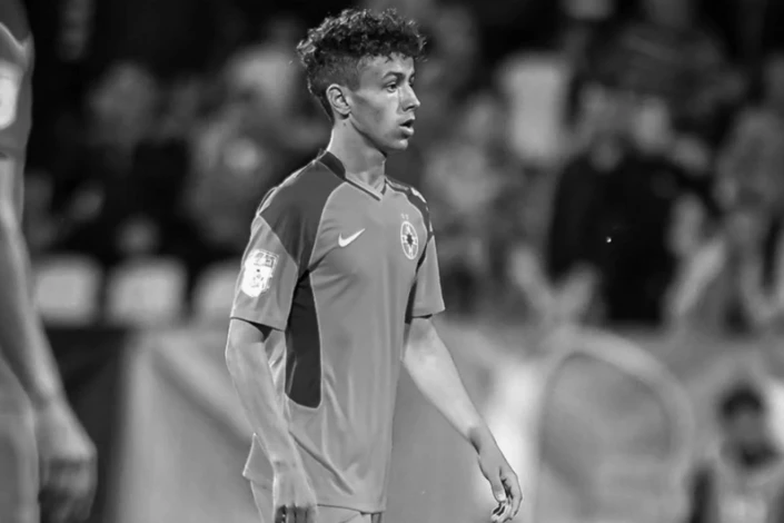 Rumıniya klubunun gənc futbolçusu müəmmalı xəstəlikdən sonra vəfat edib