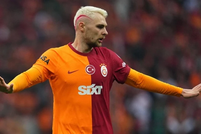 "Qalatasaray"ın futbolçusu "Roma"ya keçir