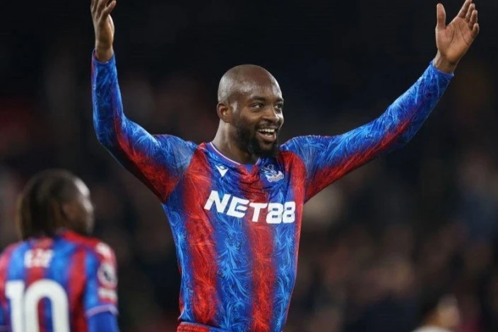 "Mançester Yunayted" "Kristal Pelas"ın futbolçusunu transfer etmək istəyir