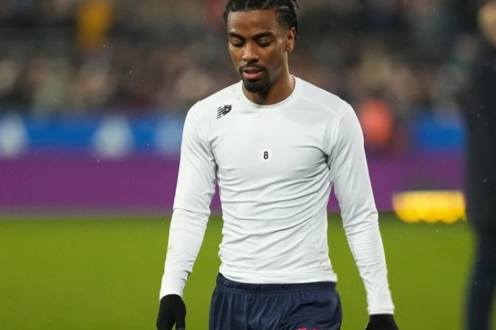 Angel Gomes signs with Marseille