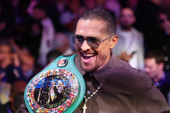 Усик уверен, что Джошуа станет абсолютным чемпионом в 2027 году