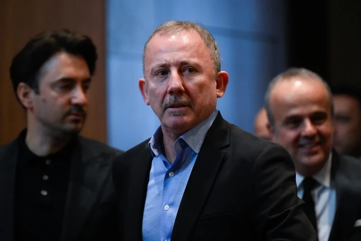 Sergi Yalçın Türkiyə milli yığmasının yeni baş məşqçisi təyin olundu və 4 illik müqavilə imzaladı