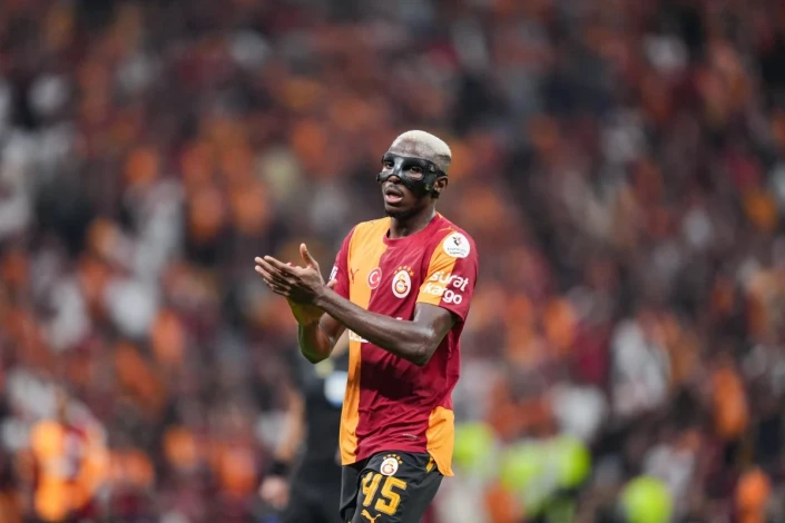 Qalatasaray futbolçuları Viktor Osimhen və Mario Lemina üç həftə sahədən kənarda qalacaq