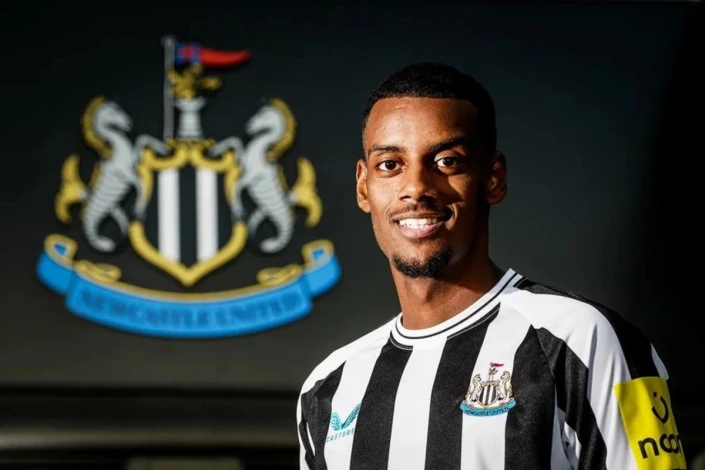 "Liverpool" is ready to pay 74 million euros for Alexander Isak