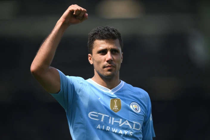 "Manchester City" Fears Losing Rodri: "Real" Interested
