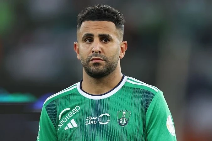 Mahrez: “Komanda oyunçusuyam, Messi deyiləm”