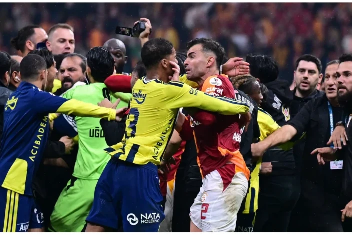 TFF, Fənərbağçanın və Qalatasarayın futbolçularını cəzalandırdı