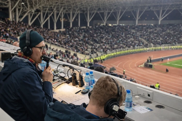 "Qarabağ"-"Nyukasl" matçını şərh edən ingilis şərhçilərin qeyri-adi yayım üsulları müzakirələrə səbəb oldu