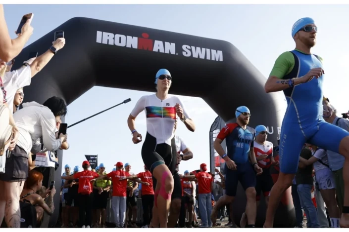 Bakıda ALUFAR IRONMAN 70.3 Baku triatlon yarışı başladı