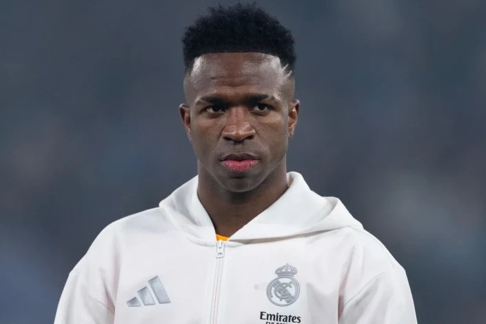 Бывшая девушка Винисиуса обвиняет чернокожих футболистов в расизме