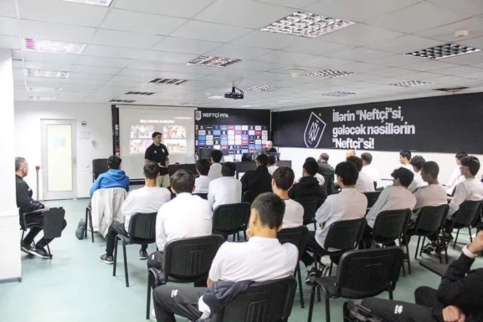 "Neftçi"nin aşağı yaş qruplarından ibarət komandalarına seminar keçirilib - FOTO