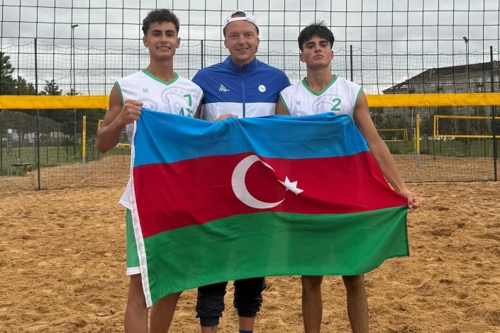 Azərbaycanlı voleybolçular Ermənistan komandasını məğlub edib, 1/4 finala yüksəlib