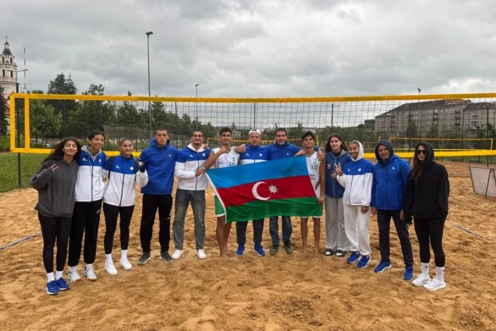 Azərbaycan çimərlik voleybolçuları EEVZA çempionatında 1/4 finala yüksəliblər