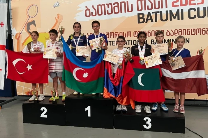Azerbaijani Junior Badminton Players Win 11 Medals at Batumi Tournament