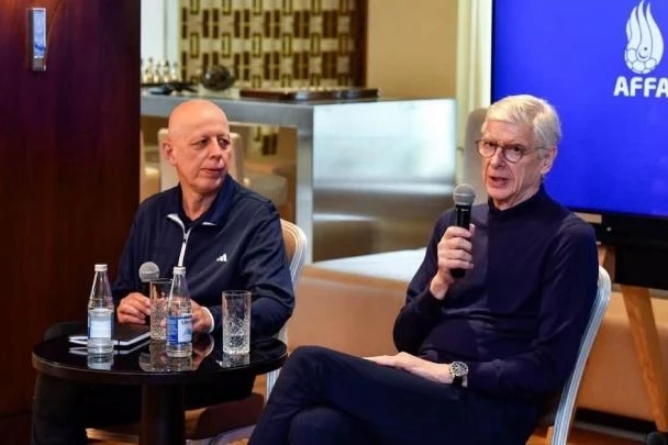 Arsen Venger Bakıda AFFA təşkilatçılığı ilə ümumiyyətlə məşqçilər üçün master-klassda iştirak edib