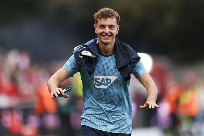 "Chelsea" and "Tottenham" enter the race for Fisnik Aslani