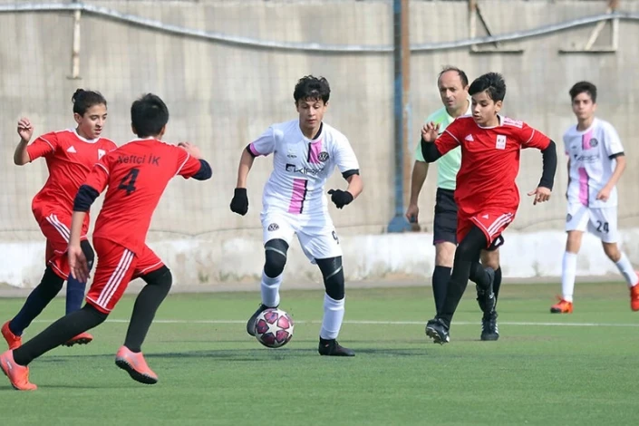 Bakıda gənc futbolçular üçün yeni təlim-hazırlıq mərkəzi yaradılacaq