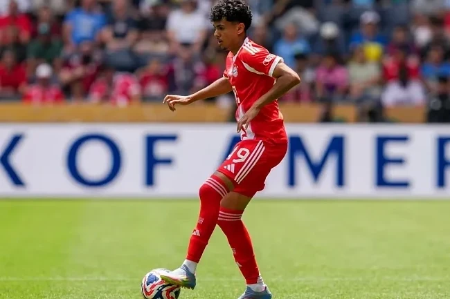 "Everton", Bayern Defans Oyuncusu Adam Aznan'ı Transfer Ediyor
