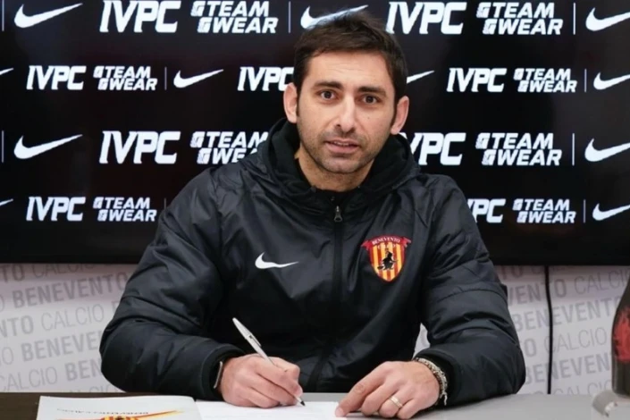 İtaliya klubunun baş məşqçisi 5 oyundan sonra postundan qovulub