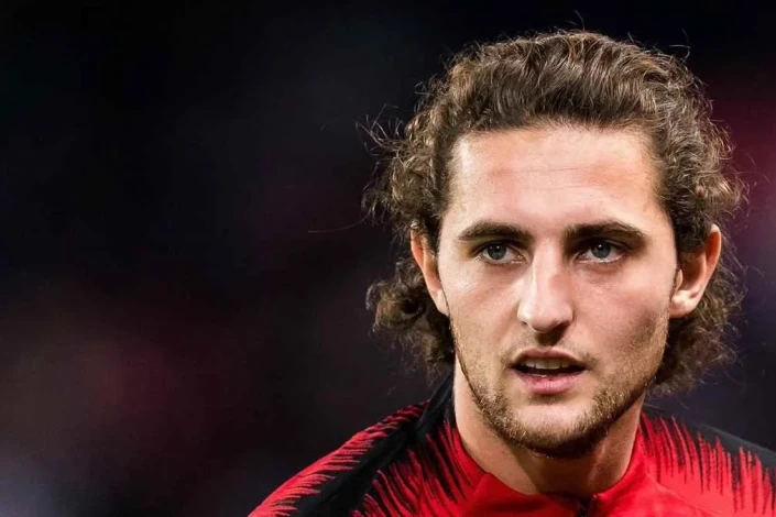 AC Milan Adrian Rabiot ilə yeni müqavilə danışıqları başladı;
