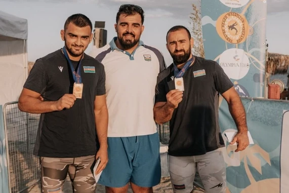 Çimərlik güləşçilərimizdən Dünya Seriyasında 2 medal