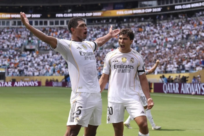 "Real Madrid"in təyyarəsi şiddətli fırtına səbəbindən Nyuark aeroportuna enişdə &ccedil;ətinlik &ccedil;əkib