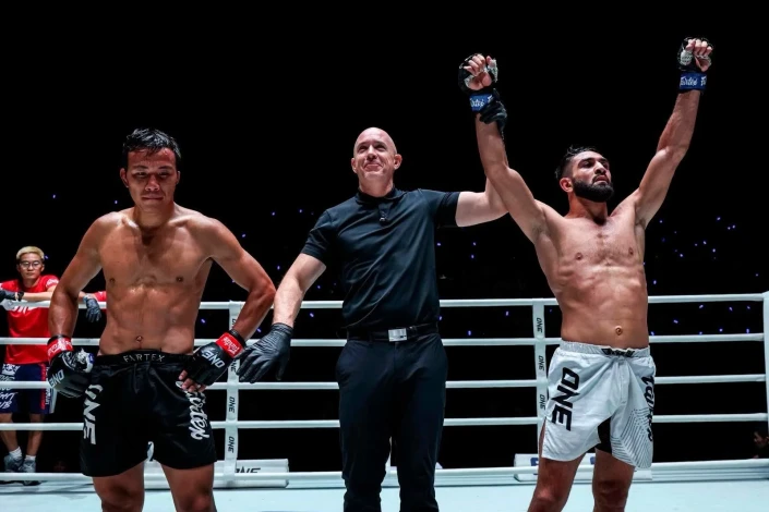 Mirmehdi Miriyev Tayland'daki mücadelesinde galip geldi