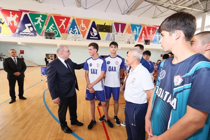 AVF prezidenti Qaxda yeniyetmə voleybolçuların məşqini izləyib - FOTO