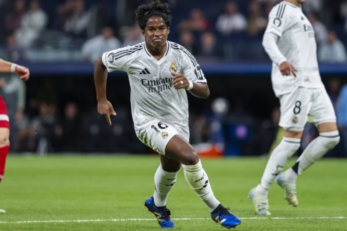 Hendrik, "Lyon"da kiralık olarak forma giyecek