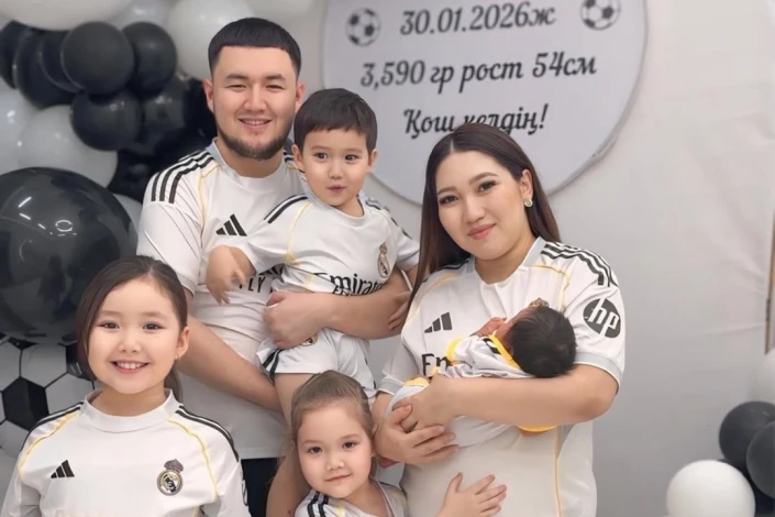 Казахстанские блогеры дали своему сыну необычное имя: Уразалы Роналду