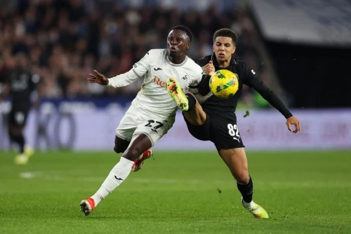 "Манчестер Сити" побеждает "Суонси Сити" и выходит в следующий этап Кубка Лиги