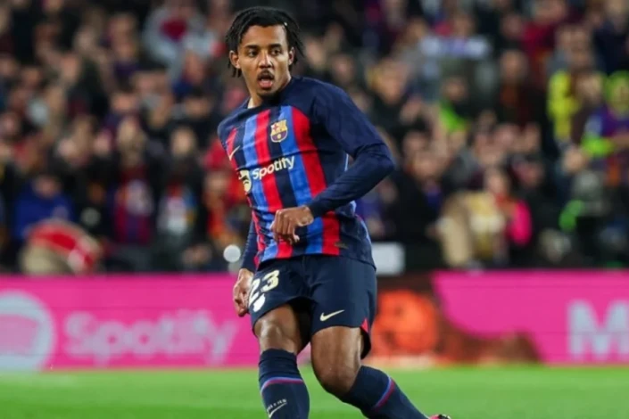 "Liverpool" is the favorite in the fight for Jules Koundé