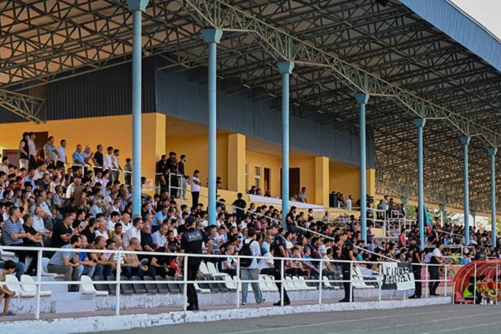 "Karvan" Leads First League in Spectator Numbers
