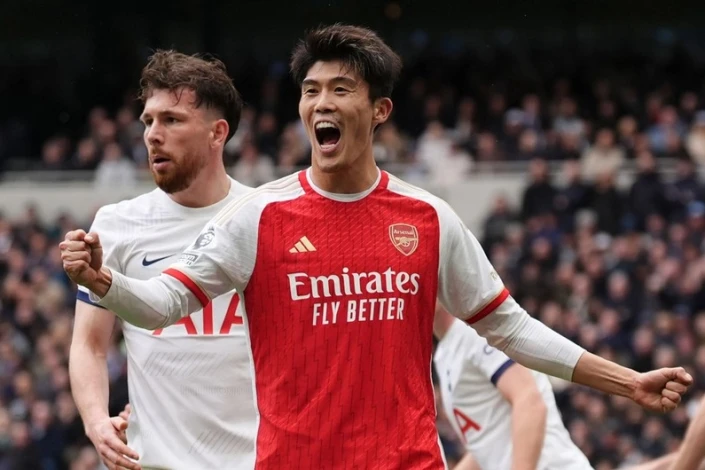 "Arsenal" Takehiro Tomiyasu ilə müqaviləyə xitam verdi