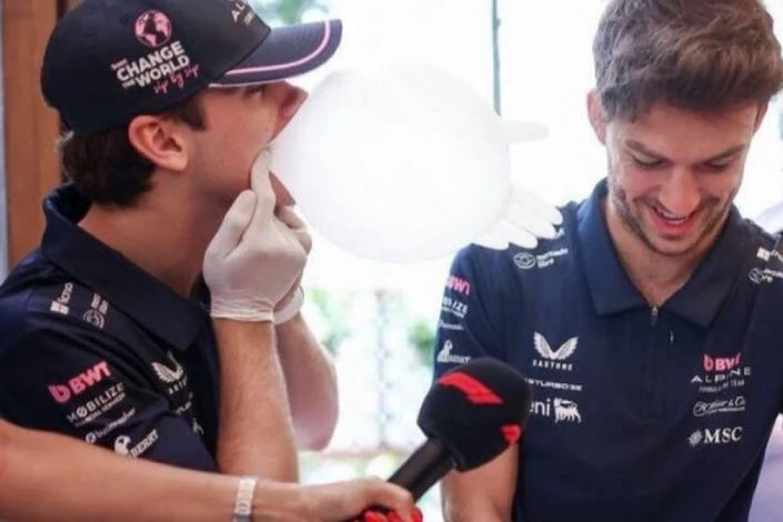 "Alpine" pilots cooked and ate qutab in Baku