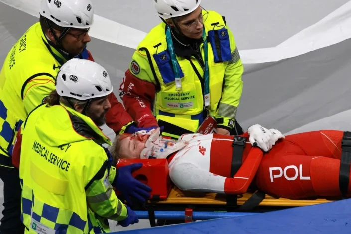 Olimpiyatlarda Kaza: Buz Pateni Polonyalı Sürat Patencisinin Yüzünü Kesti