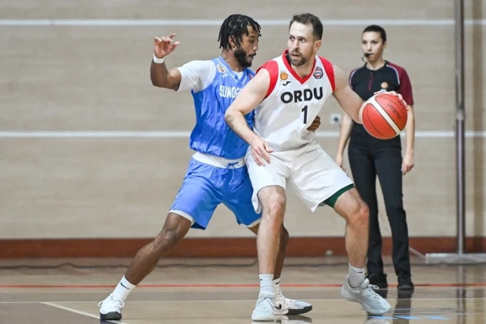 Azərbaycan Basketbol Liqasında "Ordu" "Sumqayıt"a böyük hesabla qalib gəlib