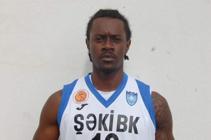 Aleks Caldwell back in "Shaki"!